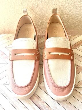Vionic Two-Tone Leather Loafers in Blush, Cream & Tan